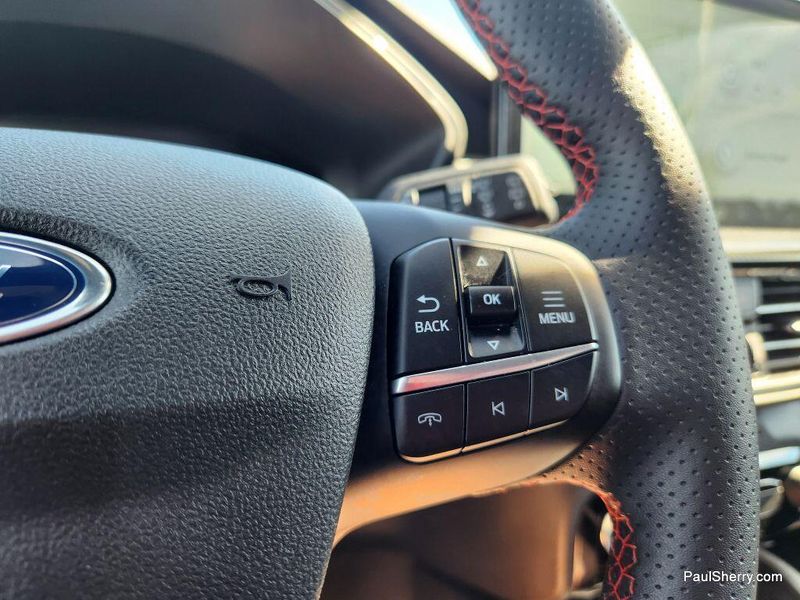 2024 Ford Escape ST-Line photo 30