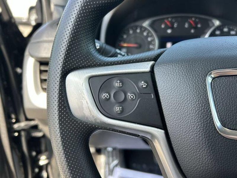 Used 2022 GMC Terrain SLEImage 22