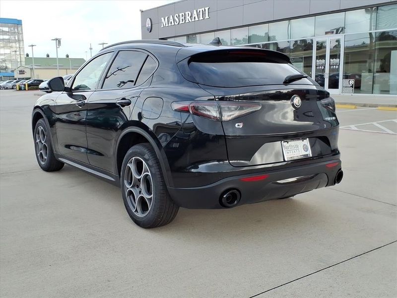 New 2025 Alfa Romeo Stelvio AwdImage 9