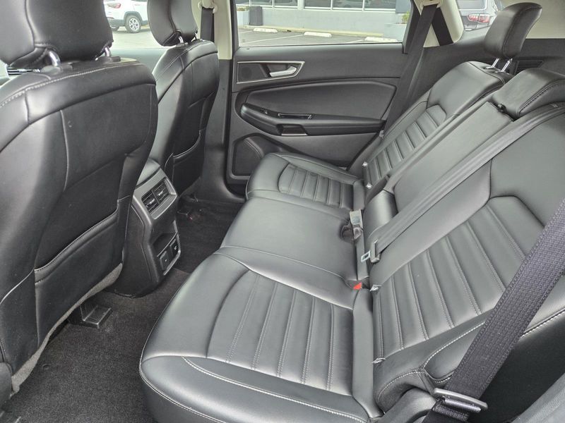 Used 2019 Ford Edge SEL FWD