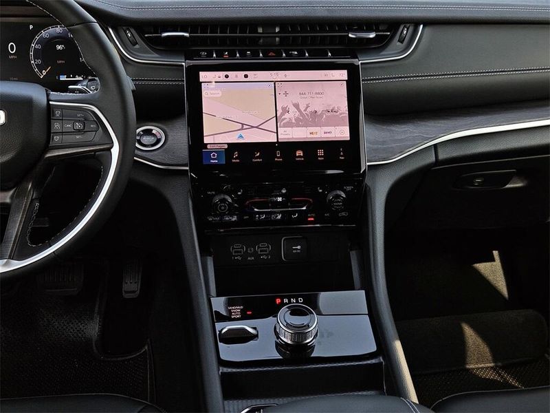 2025 Jeep Grand Cherokee L Limited 4x4Image 28