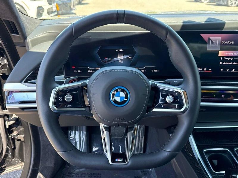 Used 2026 BMW i7 xDrive60Image 23