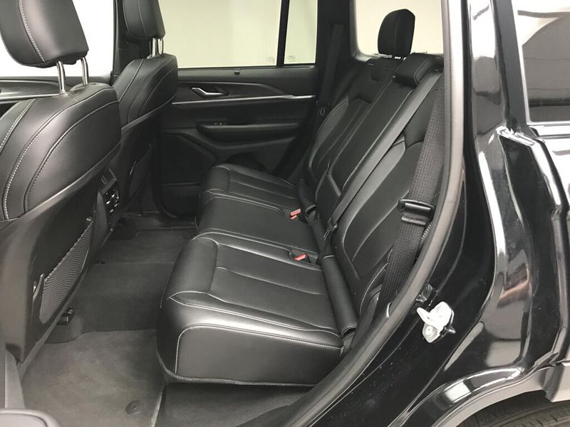 Used 2024 Jeep Grand Cherokee LimitedImage 16