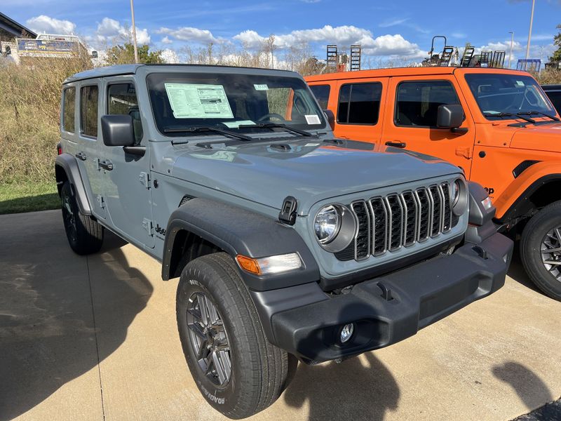 New 2025 Jeep Wrangler 4-door Sport SImage 3