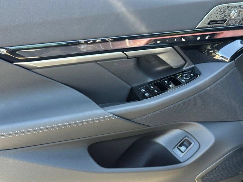 New 2027 BMW 5 Series 540i xDriveImage 15