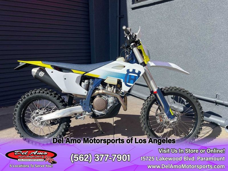 2024 HUSQVARNA FE 501W  in a WHITE exterior color. Del Amo Motorsports of Los Angeles (562) 262-9181 delamomotorsports.com 