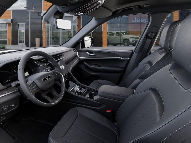 New 2025 Jeep Grand Cherokee L Limited 4x4Image 55