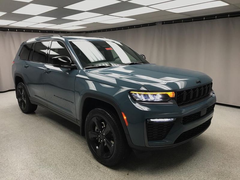 New 2026 Jeep Grand Cherokee L Limited 4x4Image 18