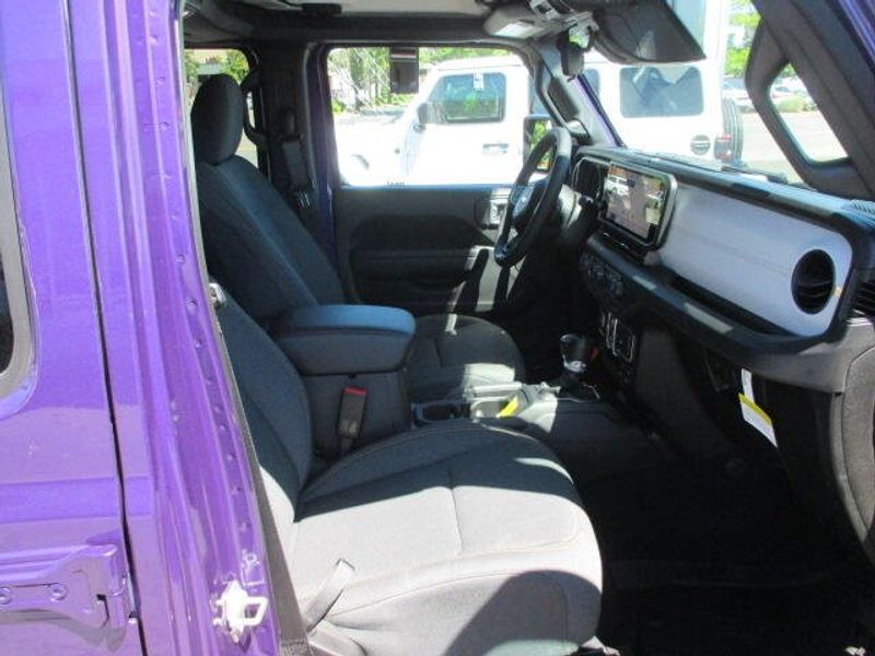 New 2026 Jeep Wrangler 4-door Sport SImage 23