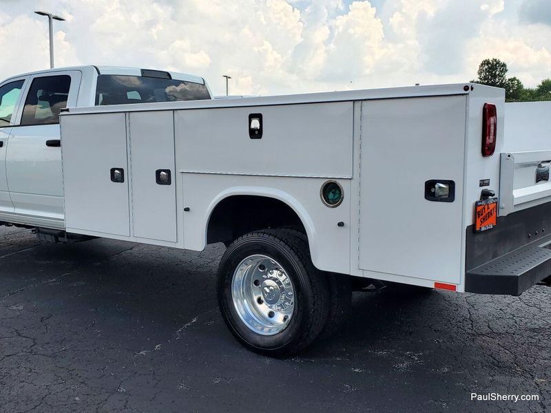 New 2024 RAM 5500 Tradesman Chassis Crew Cab 4x4 84