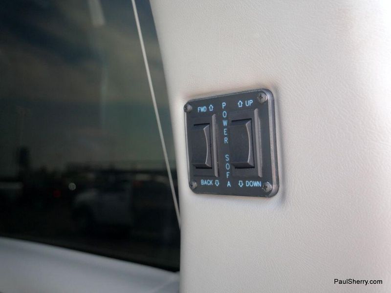 2022 GMC Savana Image 24