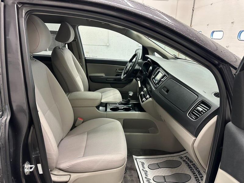 2021 Kia Sedona LXImage 27