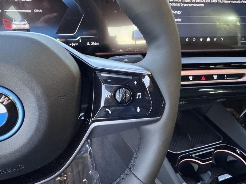 2025 BMW i5 xDrive40Image 24