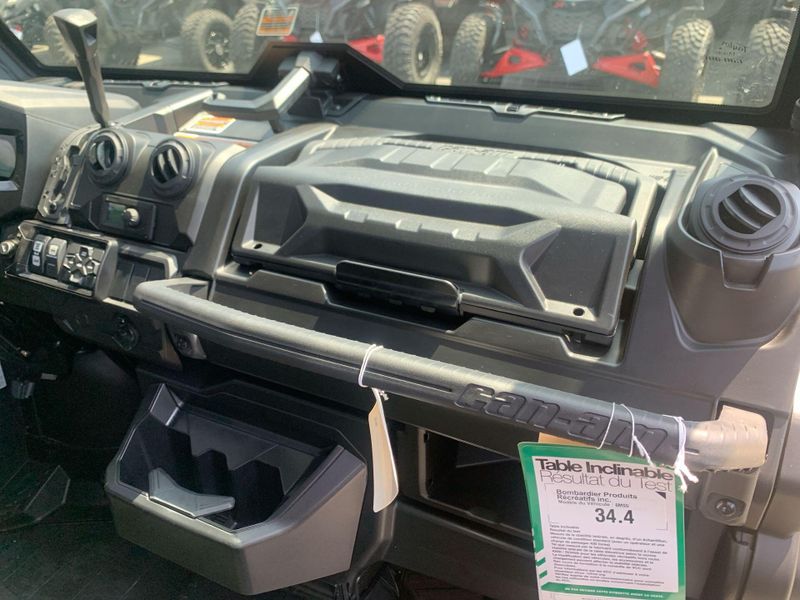 New 2025 Can-Am DEFENDER MAX LIMITED CAB HD10 Image 23