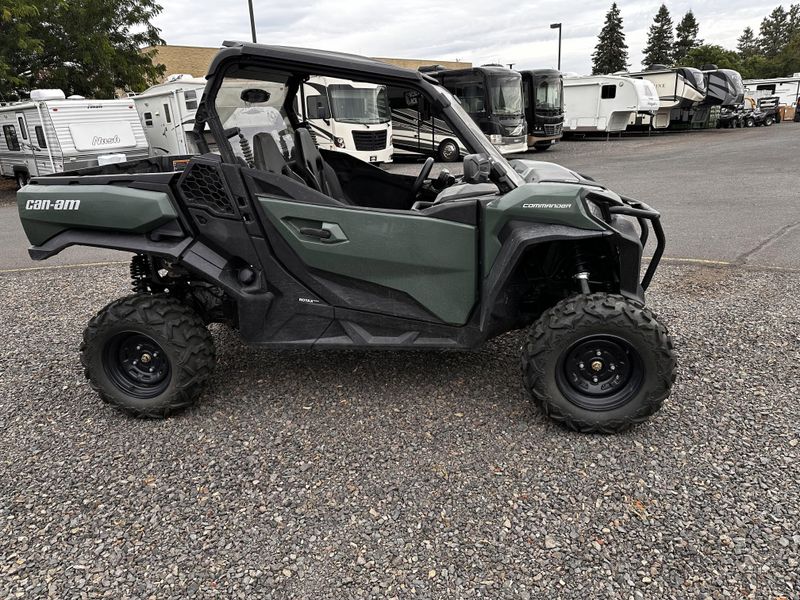 Used 2023 Can-Am COMMANDER DPS 700 Image 2