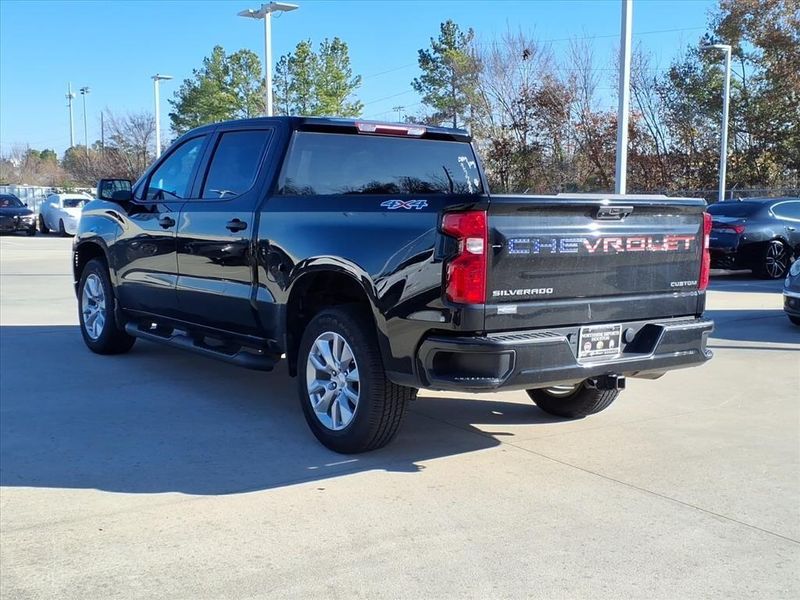Used 2023 Chevrolet Silverado 1500 CustomImage 9