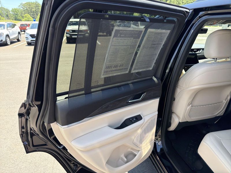 Used 2025 Jeep Grand Cherokee LimitedImage 29