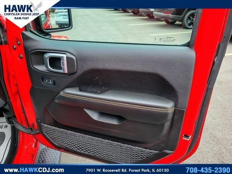 2024 Jeep Wrangler Sahara photo 26