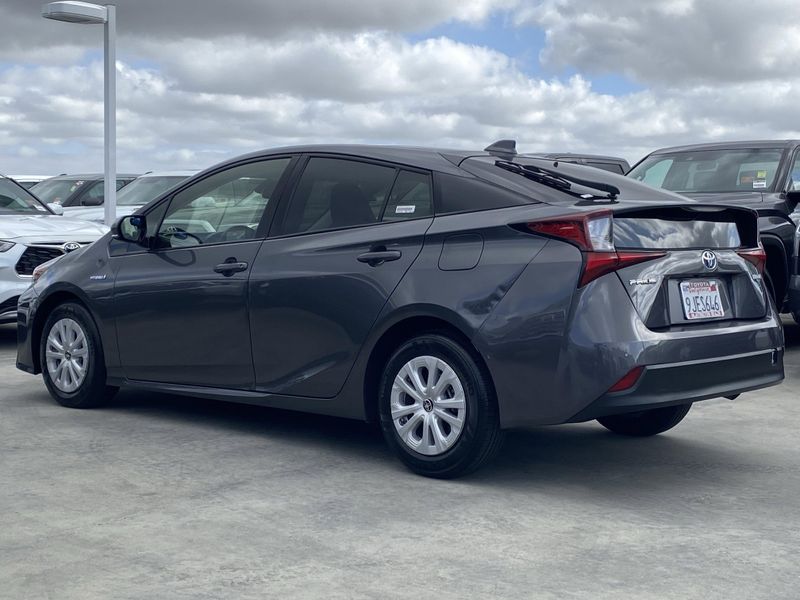 Used 2020 Toyota Prius LEImage 5