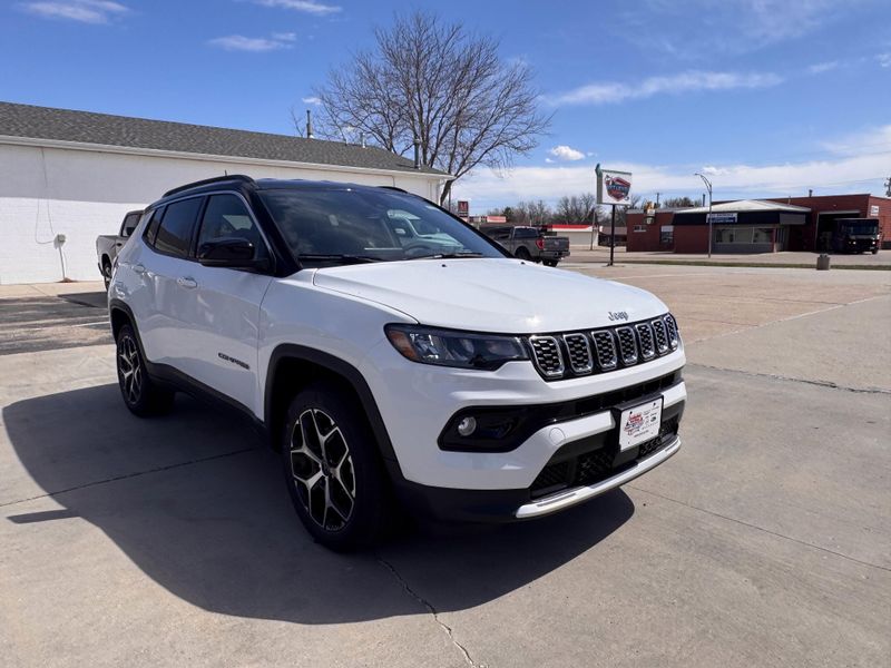 2025 Jeep Compass LimitedImage 2