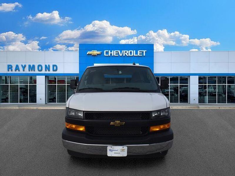 New 2025 Chevrolet Express 3500 Work VanImage 9