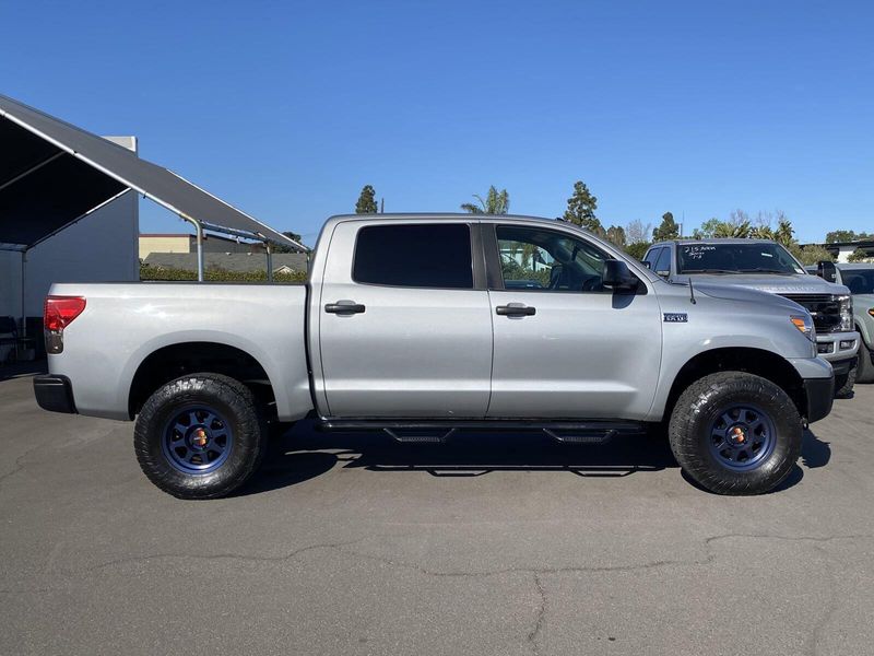 2010 Toyota Tundra GradeImage 3