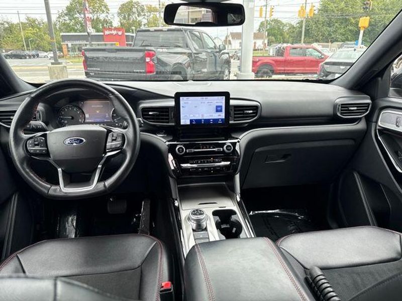 2022 Ford Explorer ST-Line
