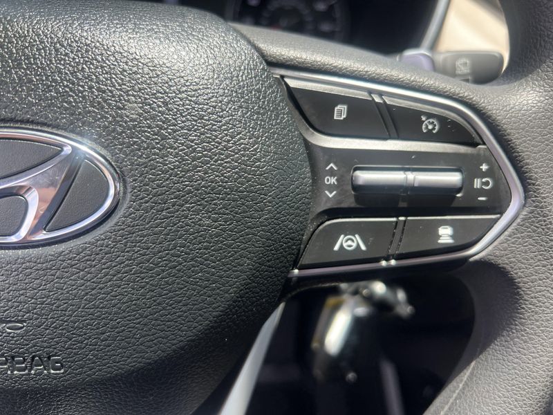Used 2022 Hyundai Santa Fe SEImage 10