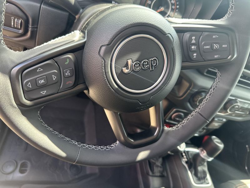 2025 Jeep Gladiator Mojave 4x4Image 22