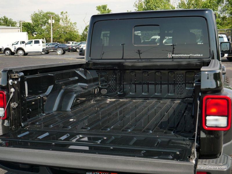 2022 Jeep Gladiator OverlandImage 25