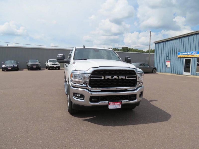 New 2024 RAM 2500 Big Horn 4x4 4dr Crew Cab 6.3 ft. SB PickupImage 3