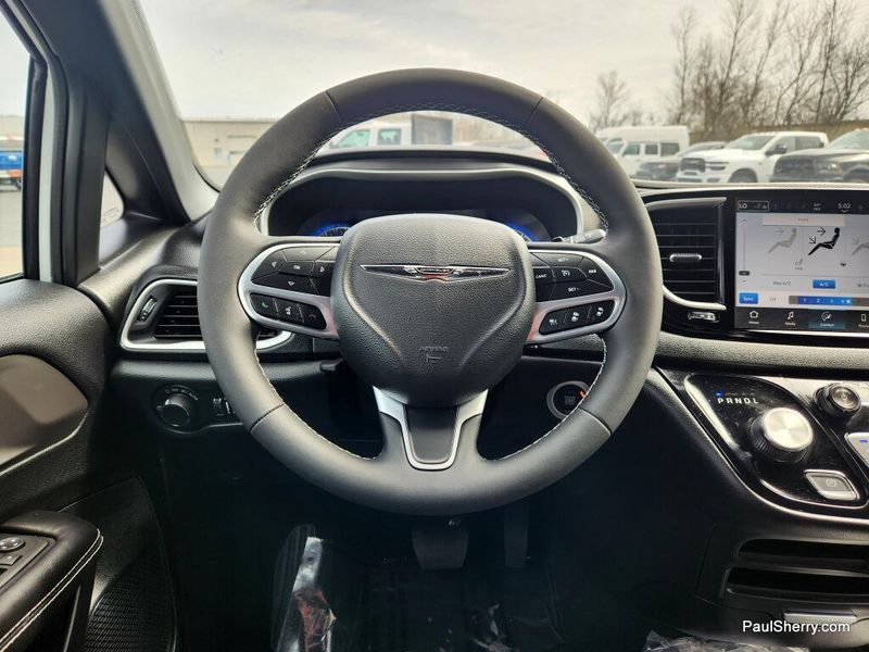 New 2026 Chrysler Voyager Lx