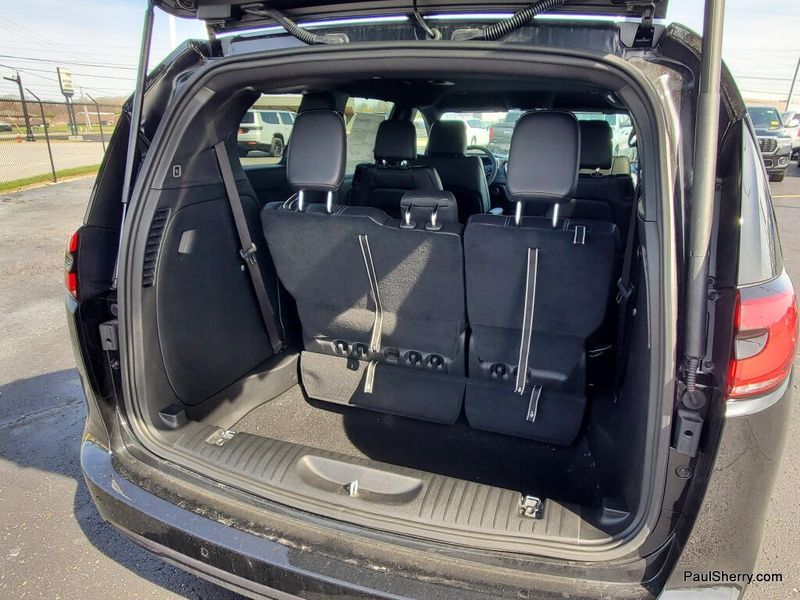 New 2026 Chrysler Pacifica Select