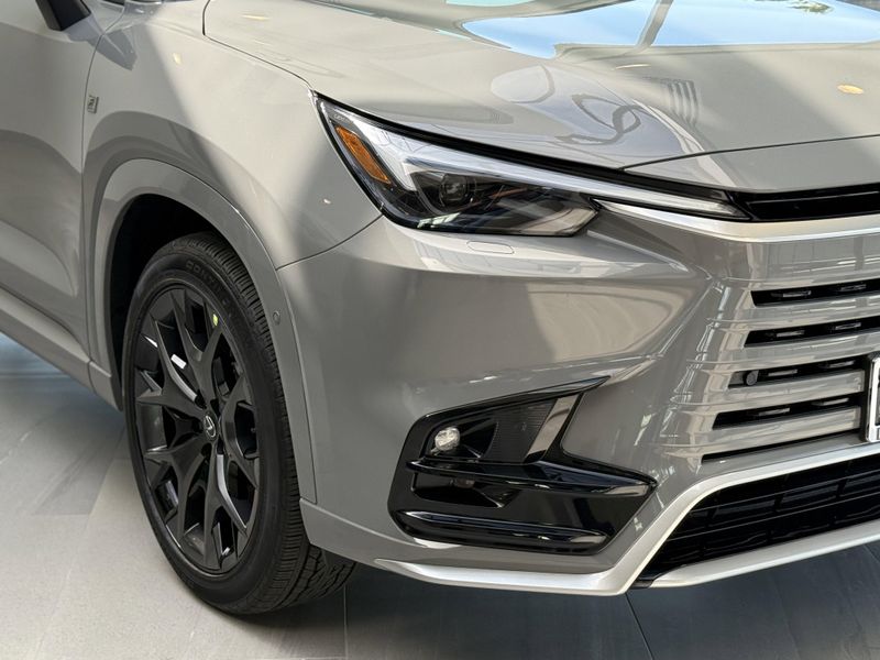 2025 LEXUS TX 500 500h F SPORT PremiumImage 4