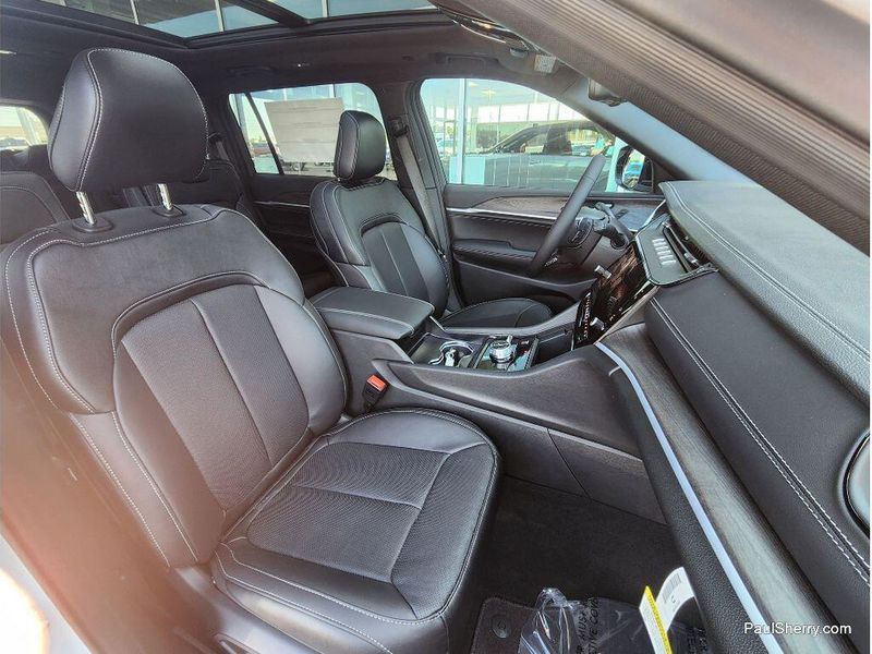 New 2026 Jeep Grand Cherokee L Limited Reserve 4x4