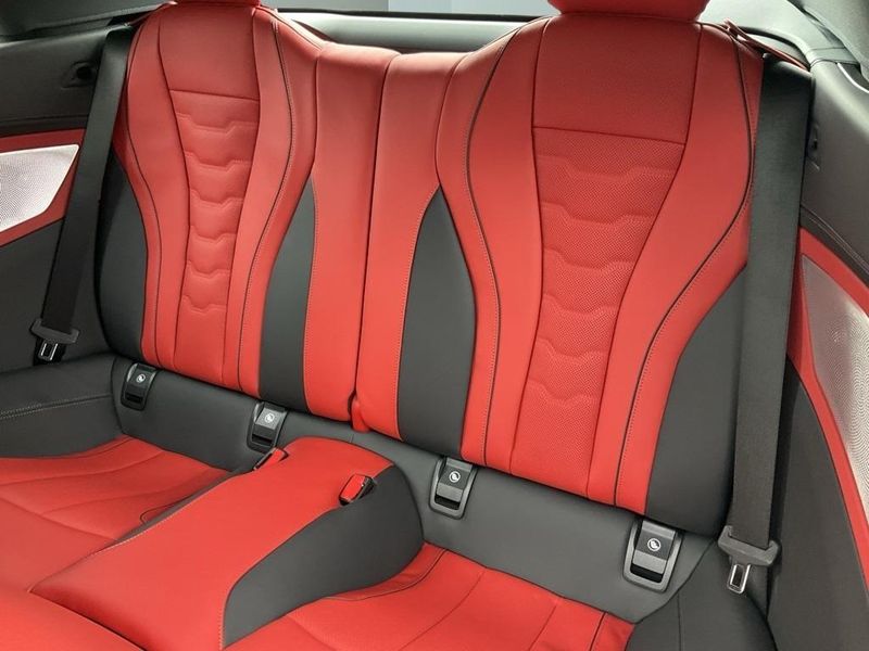 2025 BMW 8 Series M850i xDriveImage 27