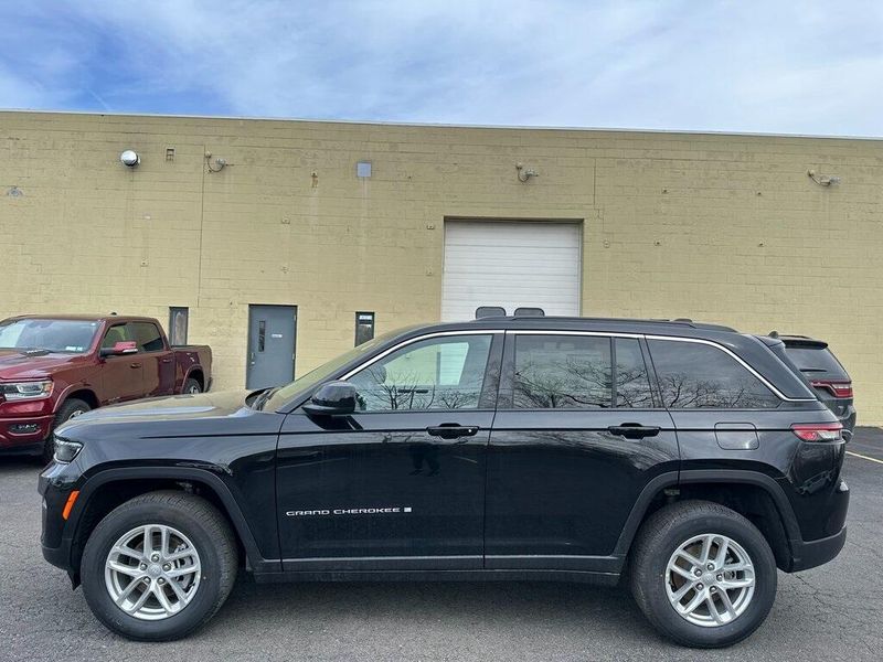 2025 Jeep Grand Cherokee Laredo X 4x4Image 4