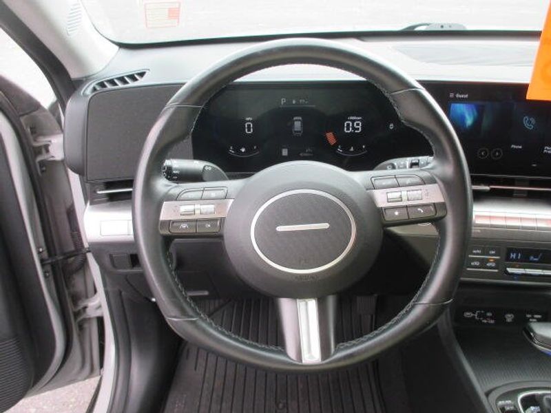 Used 2024 Hyundai Kona SELImage 17