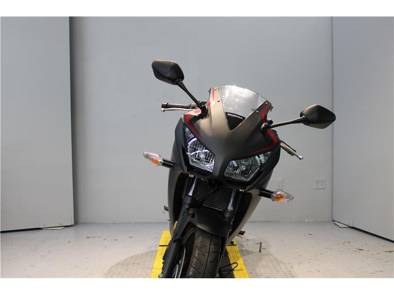 2022 Honda CBR300R ABS Image 3