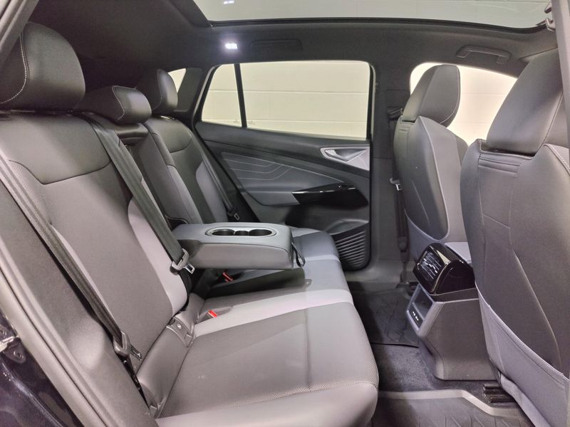 2023 Volkswagen ID.4 Pro S AWD w/Glass RoofImage 18