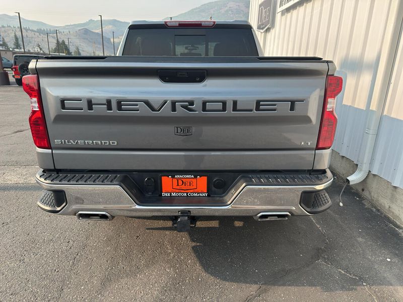 2022 Chevrolet Silverado LT photo 16