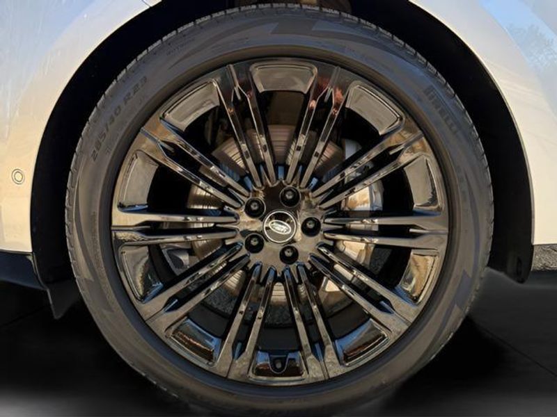 Used 2023 Land Rover Range Rover SE