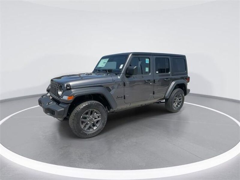 2025 Jeep Wrangler Unlimited Sport S photo 4