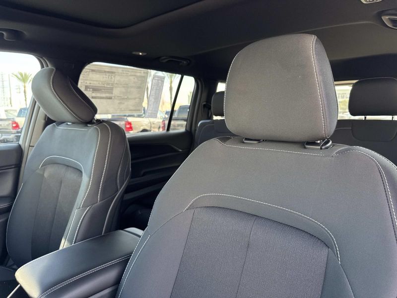 New 2026 Jeep Grand Cherokee L Laredo X 4x2