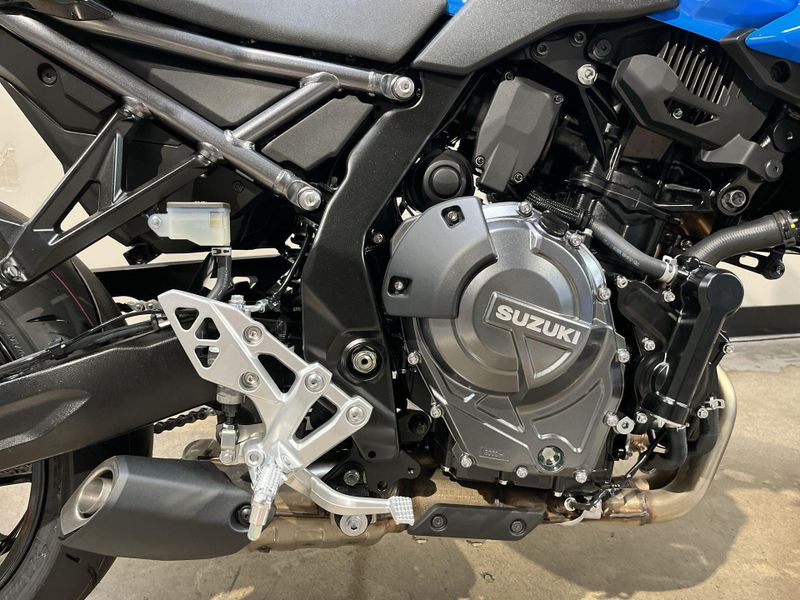 New 2025 Suzuki GSX-8S Image 17