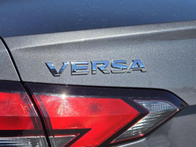 Used 2022 Nissan Versa SV CVT