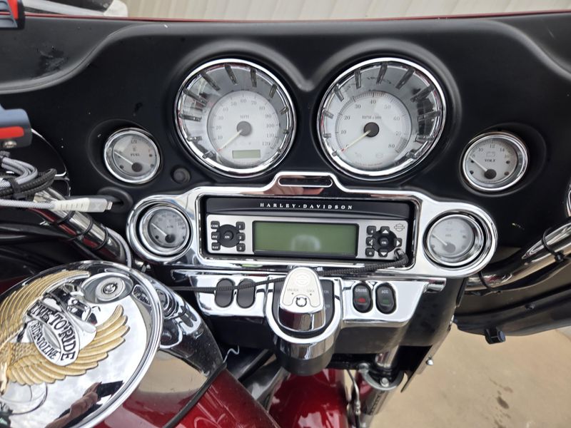 USED 2010 HARLEY STREET GLIDE Image 10