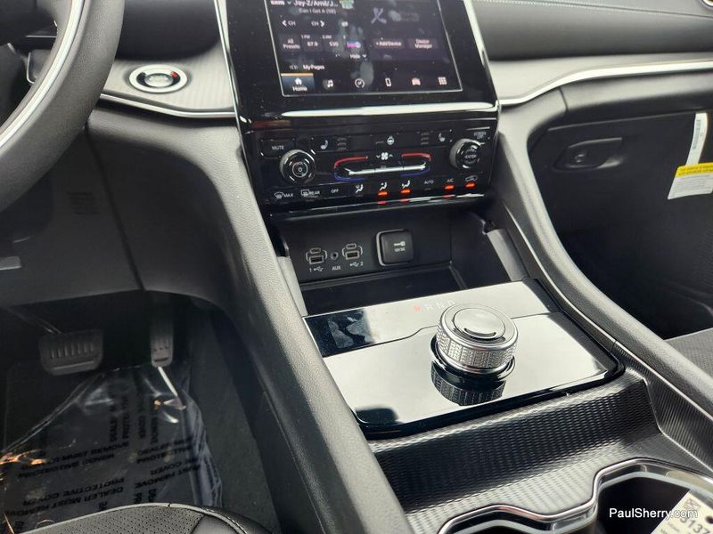 2025 Jeep Grand Cherokee L Altitude X 4x4Image 37