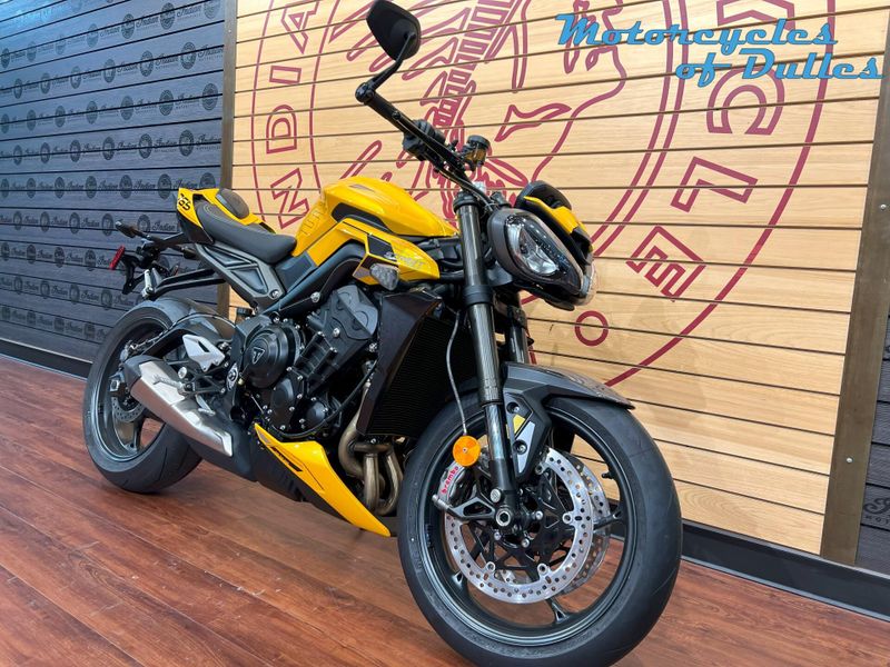 New 2025 Triumph Street Triple 765 RS Image 4