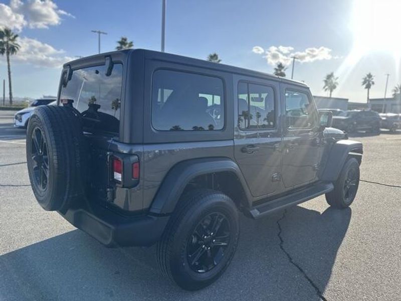 Used 2023 Jeep Wrangler SportImage 5